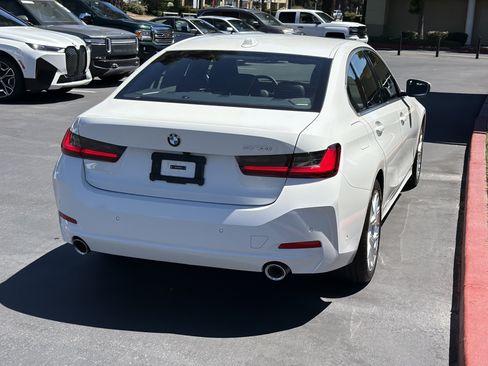 Used 2025 BMW 330i Sedan w/ Premium Package RWD image 15