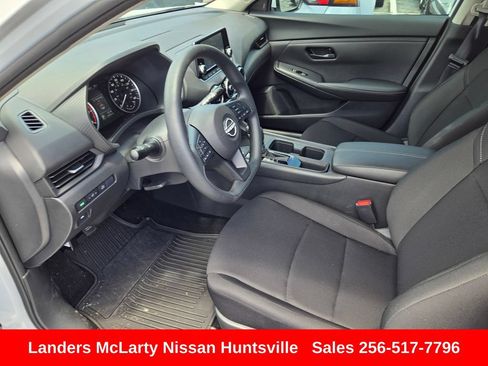 Used 2025 Nissan Sentra S FWD image 17