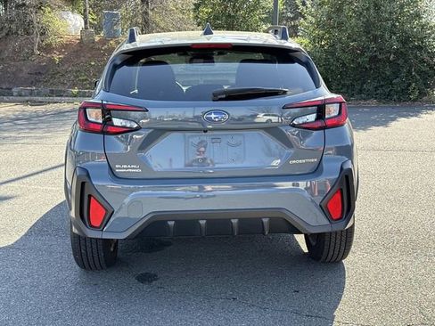 Used 2024 Subaru Crosstrek 2.0i Premium image 3