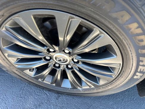 Certified 2023 Lexus GX 460 Premium w/ Accessory Package AWD/4WD image 6