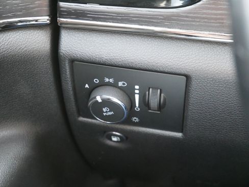 Used 2020 Jeep Grand Cherokee High Altitude AWD/4WD image 26