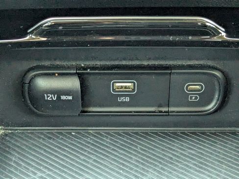 Used 2025 Kia Sportage LX image 23