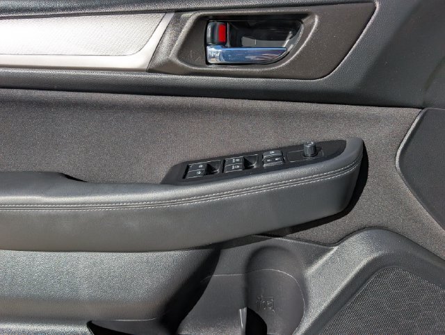 Used 2018 Subaru Legacy 2.5i Premium AWD/4WD image 17