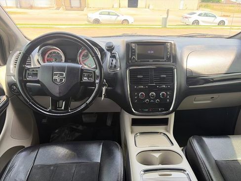 Used 2019 Dodge Grand Caravan SXT FWD image 30