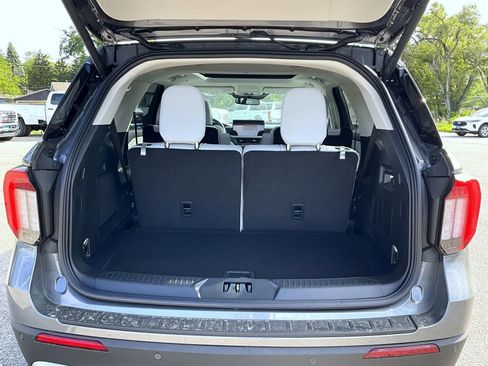 New 2026 Ford Explorer Platinum w/ LUX Leather Package AWD/4WD image 9