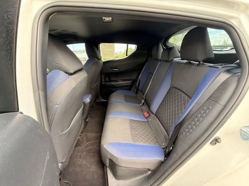 Used 2021 Toyota C-HR XLE FWD image 32