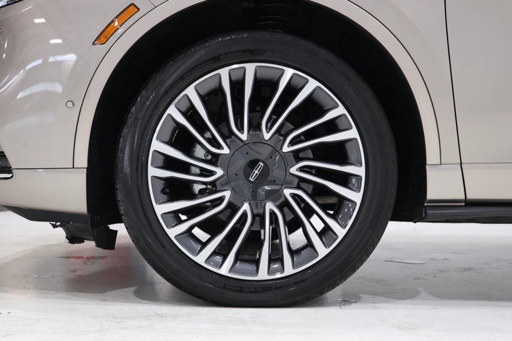 Used 2020 Lincoln Corsair Reserve w/ Equipment Group 201A AWD/4WD image 11