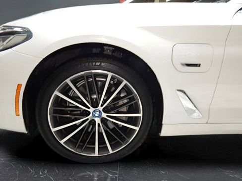 Used 2023 BMW 530e xDrive w/ Premium Package AWD/4WD image 28
