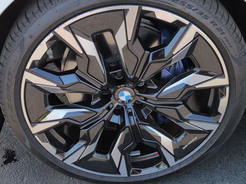 Used 2026 BMW i5 eDrive40 w/ M Sport Package RWD image 13