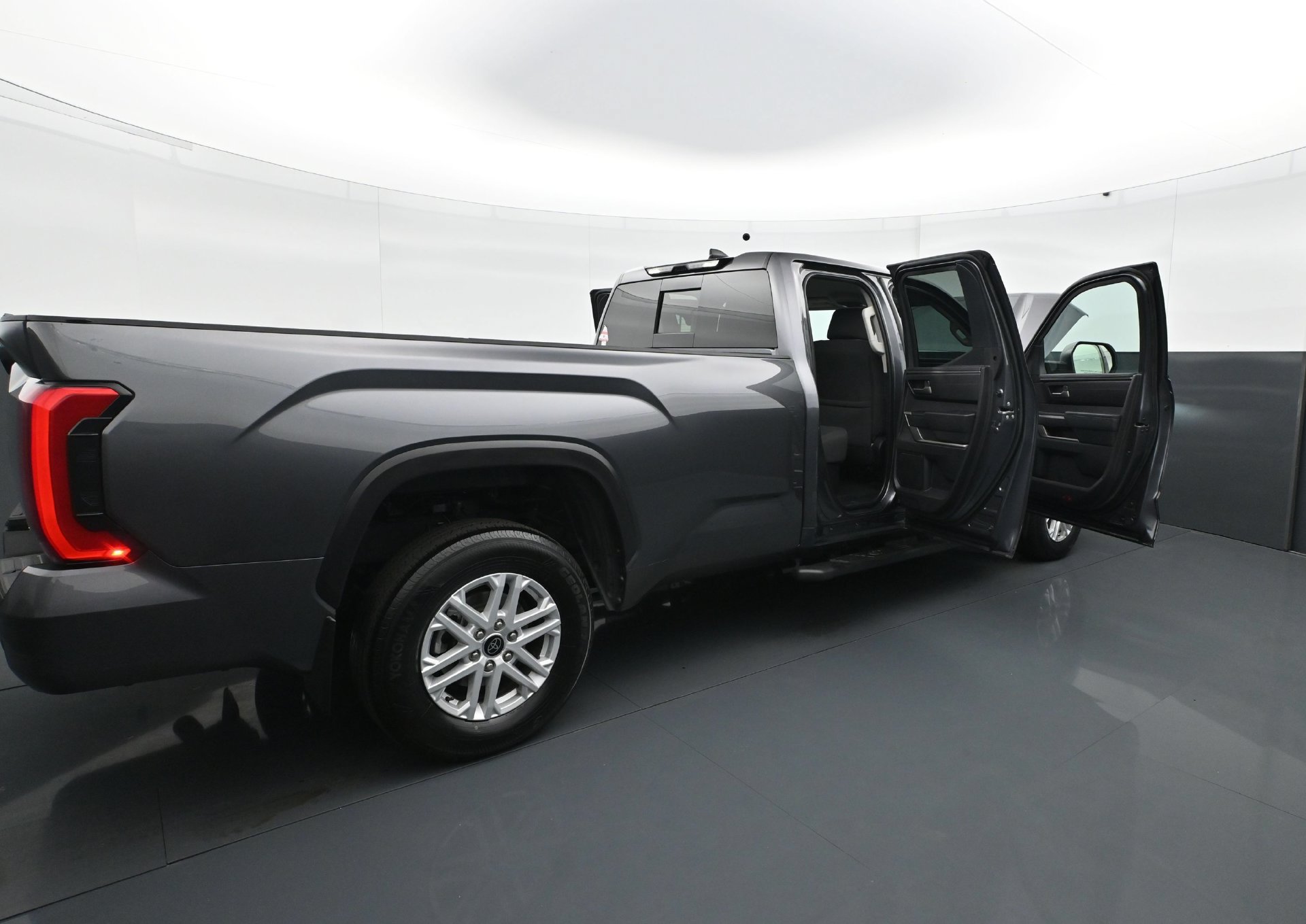 Used 2023 Toyota Tundra SR5 AWD/4WD image 32