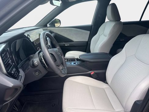 Used 2026 Lexus TX 350 AWD w/ Technology Package image 17