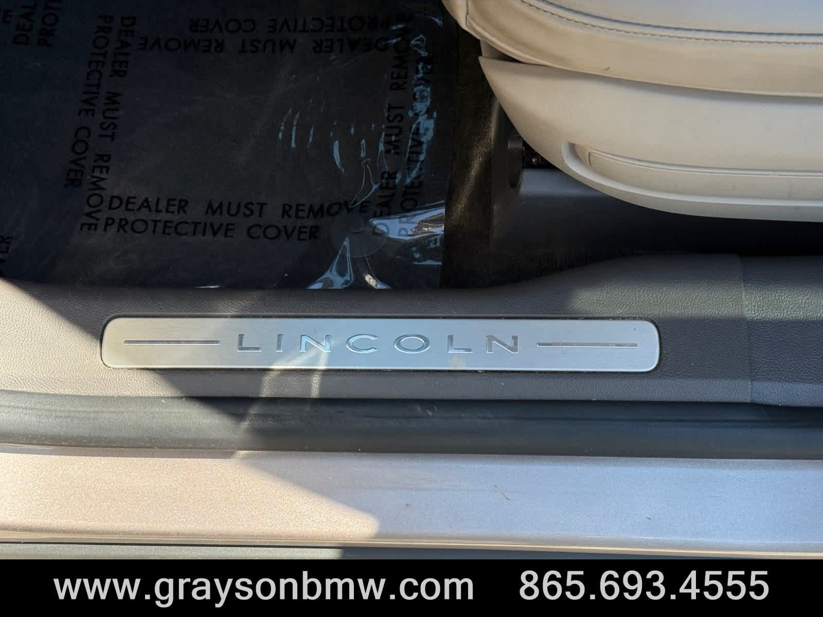 Used 2020 Lincoln Corsair FWD w/ Premium Package image 12
