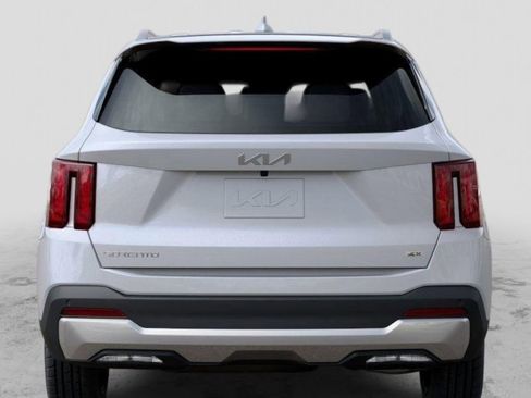 Used 2025 Kia Sorento S AWD/4WD image 13
