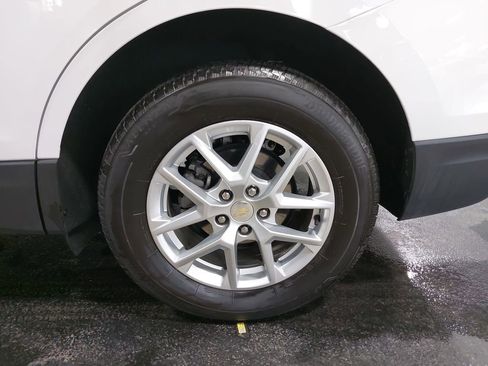 Used 2023 Chevrolet Equinox LT image 32
