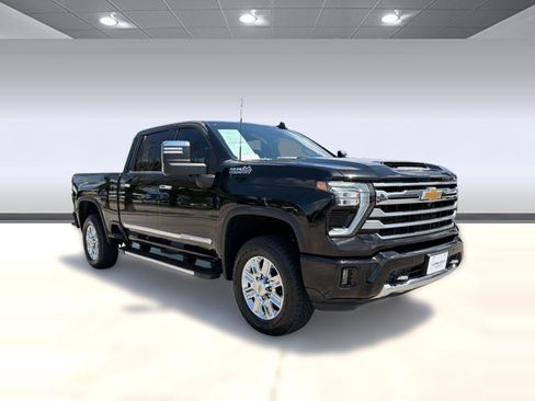 Used 2024 Chevrolet Silverado 2500 High Country w/ Technology Package AWD/4WD image 6