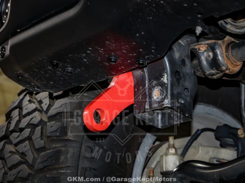 Used 2018 Jeep Wrangler Unlimited Sahara AWD/4WD image 36