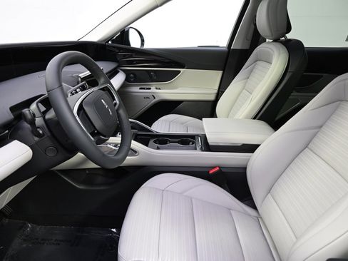 New 2026 Lincoln Nautilus Reserve image 13