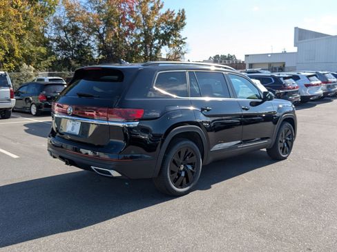 New 2026 Volkswagen Atlas SE image 3