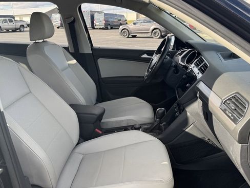 Used 2018 Volkswagen Tiguan SE image 31