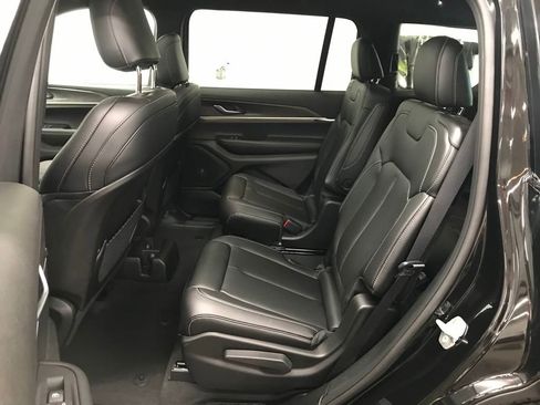 New 2025 Jeep Grand Cherokee L Limited image 31