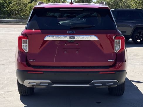 Used 2020 Ford Explorer XLT w/ Equipment Group 202A image 5