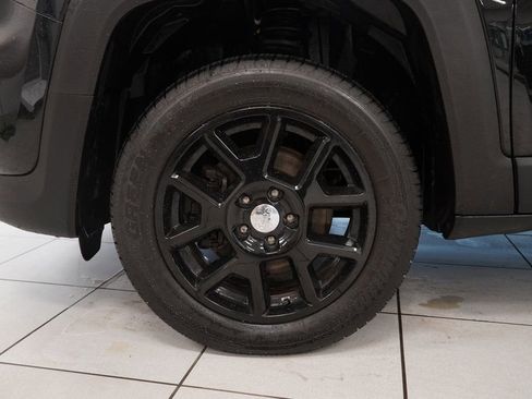 Used 2020 Jeep Renegade Latitude w/ Cold Weather Group image 14