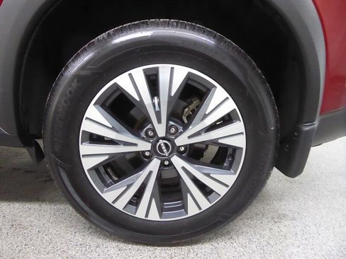 Used 2022 Nissan Rogue SV w/ SV Premium Package FWD image 35