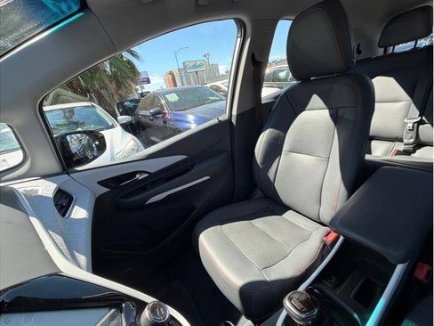 Used 2019 Chevrolet Bolt Premier w/ Infotainment Package FWD image 19