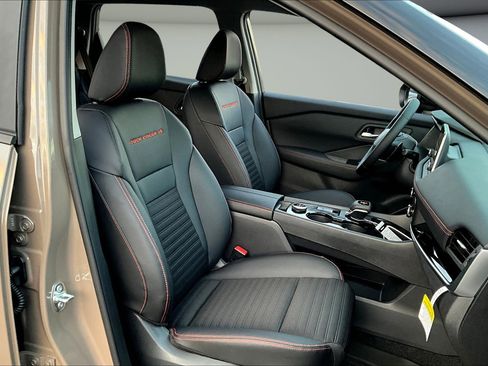 New 2026 Nissan Rogue SV AWD/4WD image 10