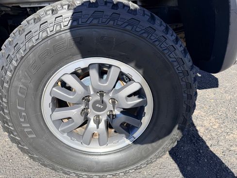 Used 2011 Ford F150 Raptor image 39