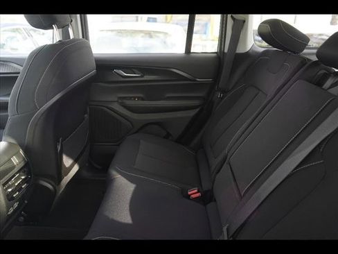 Used 2024 Jeep Grand Cherokee Laredo X w/ Trailer Tow Package image 19