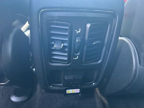 Used 2017 Jeep Grand Cherokee Altitude image 21