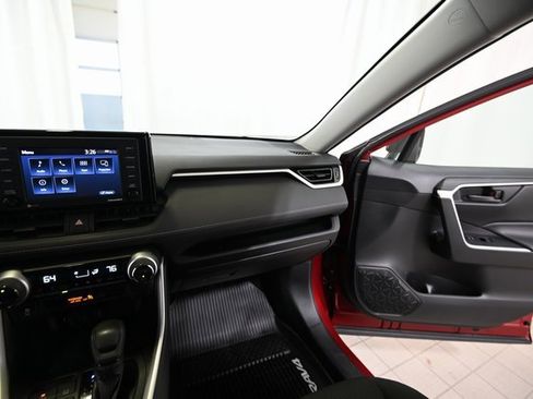 Used 2020 Toyota RAV4 LE image 29