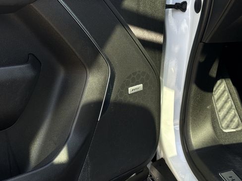 Used 2023 Chevrolet Suburban High Country image 25