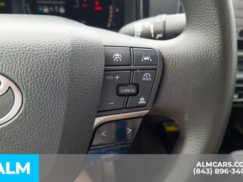 Used 2025 Toyota Camry LE image 27