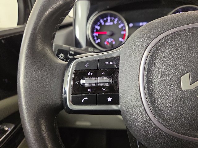 Certified 2024 Kia Carnival EX FWD image 22