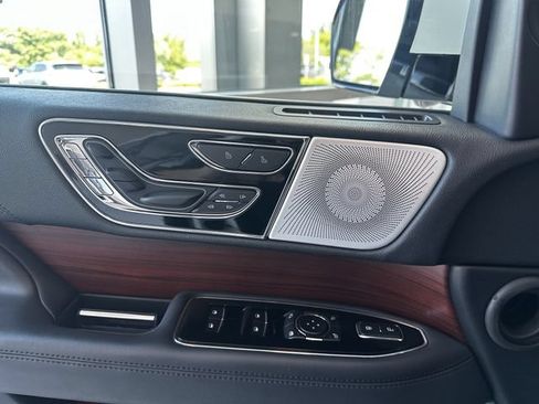 Certified 2024 Lincoln Navigator Reserve AWD/4WD image 30