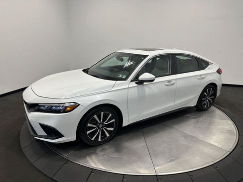 Certified 2024 Honda Civic EX-L image 4