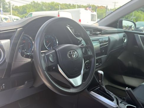 Used 2019 Toyota Corolla LE FWD image 24