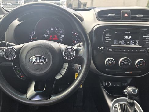 Used 2017 Kia Soul FWD image 18