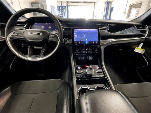 Used 2023 Jeep Grand Cherokee Trailhawk image 21