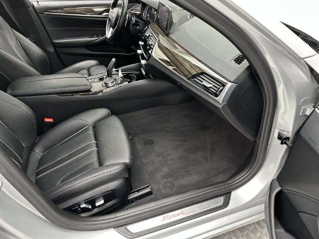 Used 2019 BMW 530i xDrive AWD/4WD image 25