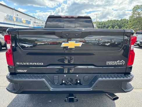 Used 2024 Chevrolet Silverado 2500 High Country w/ High Country Premium Package AWD/4WD image 6