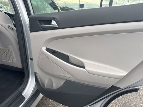 Used 2018 Hyundai Tucson SEL image 12