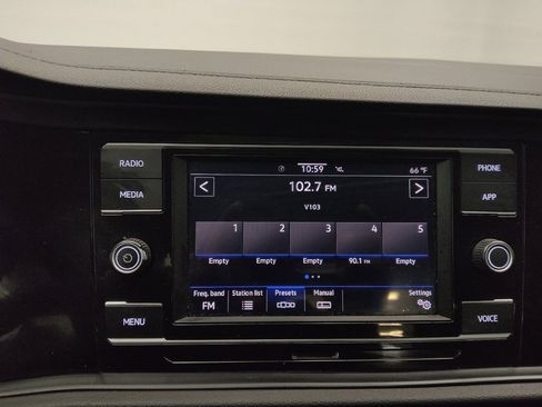Used 2023 Volkswagen Jetta SE FWD image 25
