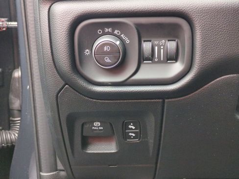 New 2026 RAM 1500 4x4 Crew Cab image 18