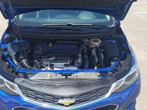 Used 2018 Chevrolet Cruze LT FWD image 17