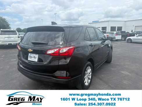 Used 2021 Chevrolet Equinox LS w/ LS Convenience Package FWD image 3