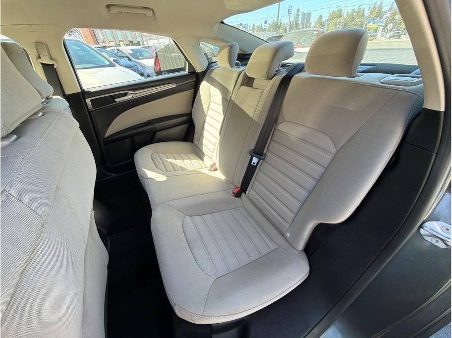 Used 2018 Ford Fusion S FWD image 16
