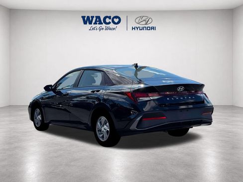 Used 2026 Hyundai Elantra SE FWD image 7